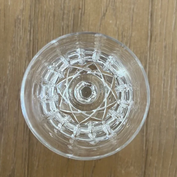 Vintage Crystal Wine Glass in Excellent Vintage Condition - Picture 3 of 6